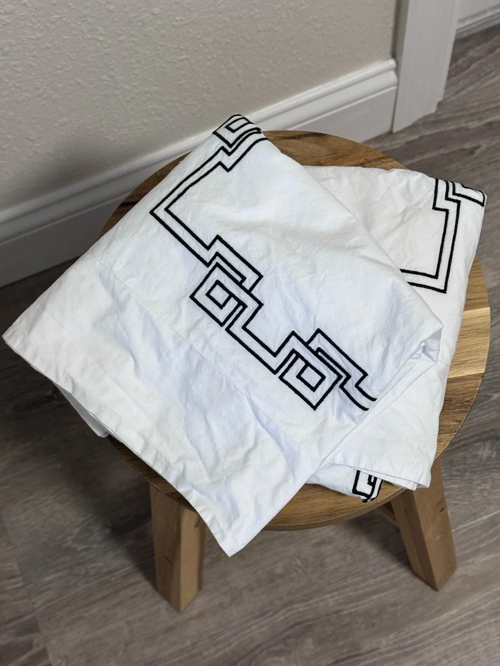Dea Italian Linens Hand Embroidered Greek Key Queen Shams Set
